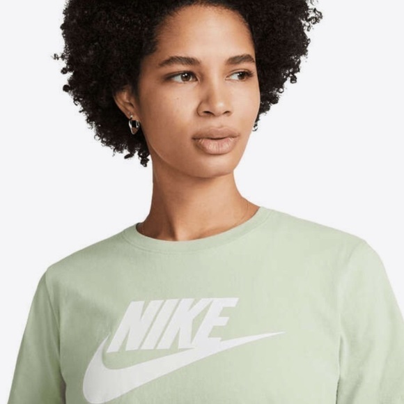 NEW Nike Womens Sportswear Club Essentials Tee Green XL T-shirt - Picture 2 of 11